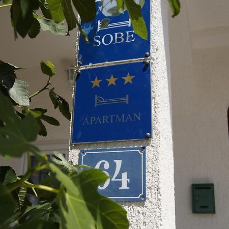 Apartmenthaus Hana Karlobag Exterior photo