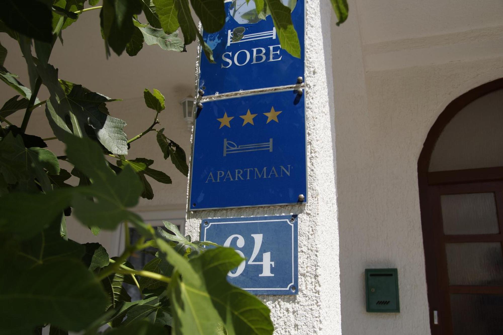 Apartmenthaus Hana Karlobag Exterior photo